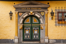 Porte d'entrée richement décorée du bureau d'état civil, © Stadtverwaltung Erfurt