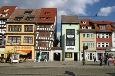 Maisons à colombages à l'entrée de la Mettengasse, vues depuis la place de la cathédrale, © Stadtverwaltung Erfurt / Steve Bauerschmidt