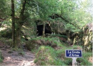 Im Wald von Huelgoat © Yann Gwilhoù, CC BY-SA 4.0/Wikipedia