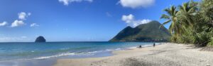 Diamantstrand und der Diamond Rock, gesehen vom Dizac-Strand auf Martinique (Copyright: Wikimedia Commons)