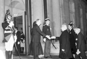 Erich Honecker à son arrivée au Palais de l’Élysée (Copyright: ddrbildarchiv)