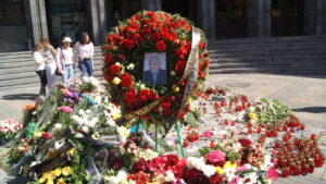 In Paris, zwei Tage nach dem Tod von Charles Aznavour (Copyright: Wikimedia Commons)