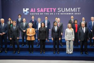 Photo de groupe à l'occasion du sommet sur l'IA, 1 - 2 novembre 2023 (Copyright: Wikimedia Commons)