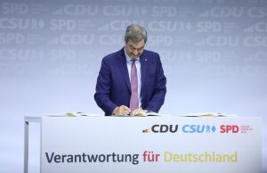 Markus Söder (CSU) lors de la signature de l'accord de coalition, Berlin, 5.05.2025 (Copyright: Wikimedia)