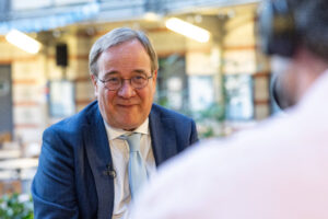 Armin Laschet beim Bornheimer Ortsgespräch, 9. Mai 2025 (Copyright: Imago) 