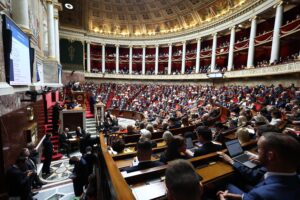 1. Regierungserklärung von François Bayrou am 8. September 2025 in der Assemblée Nationale (Copyright: Alamy)