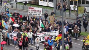 Manifestation du mouvement PEGIDA, Dresde, 3 octobre 2016 (Copyright : Wikimedia Commons)