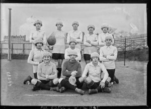 Die Frauen-Mannschaft von En Avant, 1921 (Copyright: Wikimedia Commons)