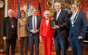 Verleihung des Winfried-Preises der Stadt Fulda an Ulrich Wickert, 29. September 2024 (Copyright: Wikimedia Commons)