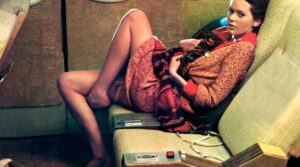 Sylvia Kristel in „Emmanuelle“, 1974 (Copyright: Alamy)