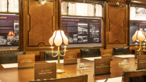 Inneres des Waggons 2439D (Copyright: Hilke Maunder)