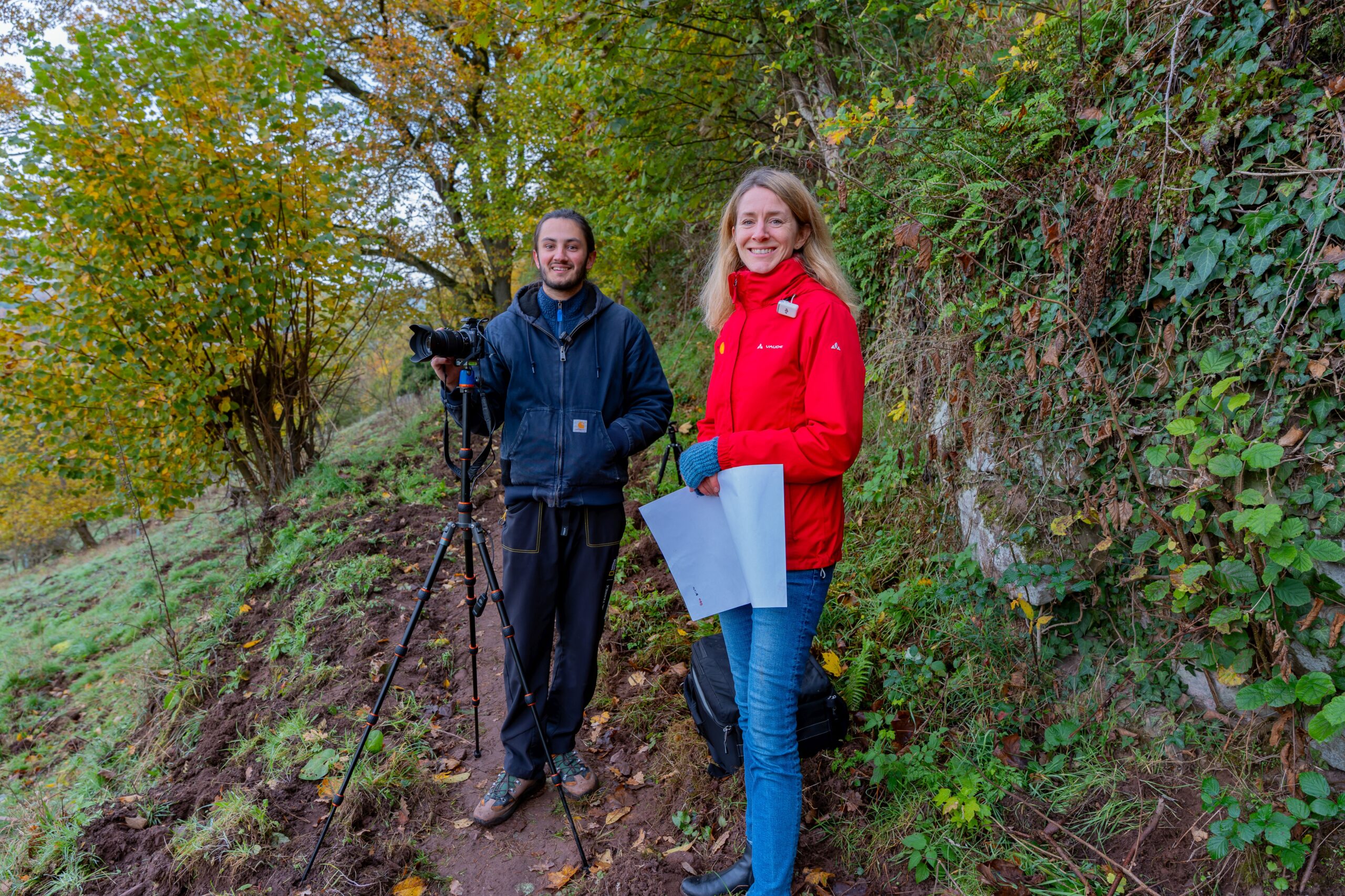 Deutsch-französisches Team: Der Fotograf Germain Robin und die Projektkoordinatorin Stefanie Ofer beim Einsatz für das Projekt „Horizont Climatic“ (Copyright: Timo Calla)