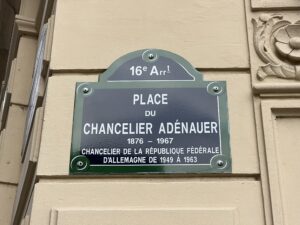 Place Adénauer (!) dans le 16ème arrondissement à Paris (Copyright : Wikimedia Commons)