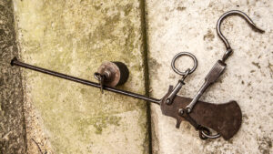 Mit solchen Waagen werden Trüffel gewogen (Copyright: Hilke Maunder)