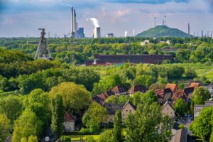 Blick von der Rungenberg-Schlackehalde über den Bezirk Buer, Gelsenkirchen (Copyright: Alamy)