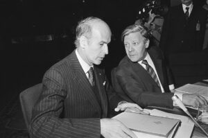 Valéry Giscard d’Estaing et Helmut Schmidt en conversation, La Haye, 29 septembre 1976 (Copyright : Wikimedia Commons)