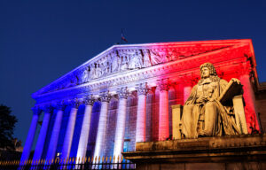 Die Assemblée nationale kann sich auch von ihrer schönsten Seite zeigen (Copyright: Depositphotos)