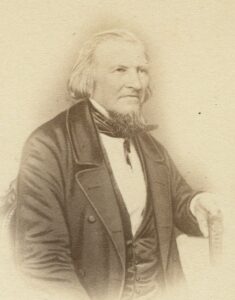 August Heinrich Hoffmann von Fallersleben vers 1860 (Copyright : Wikimedia Commons)