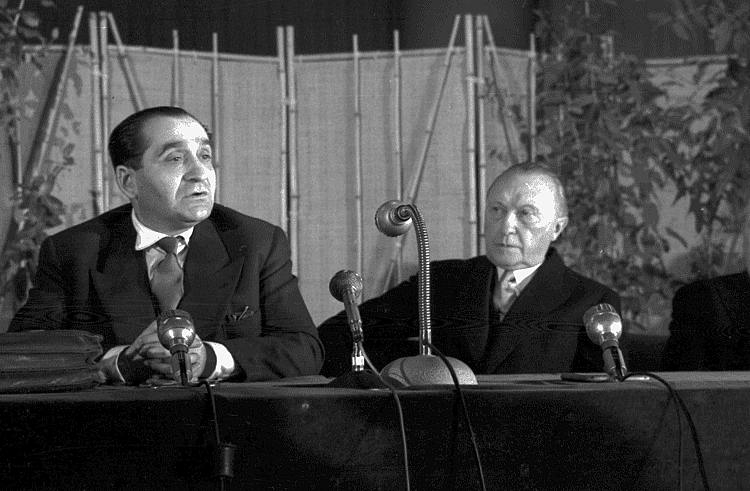 Treffen zwischen Président du conseil Mendès France und Bundeskanzler Adenauer in Baden-Baden wenige Monate nach dem Scheitern der EVG (Copyright: Wikimedia Commons)