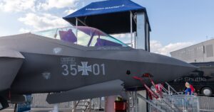 F-35 in Originalgröße als Mock-up für die deutsche Luftwaffe, Berlin