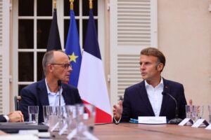Ob Emmanuel Macron beim letzten deutsch-französischen Ministerrat Bundeskanzler Merz mit einem „On en reparlera“ getröstet hat? (Copyright: Alamy)