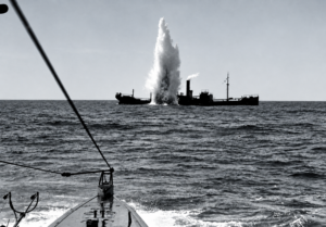 Sclacht auf dem Wasser, Explosion eines Bootes