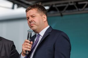 Sven Schulze (CDU) est ministre-président de Saxe-Anhalt depuis janvier 2026. Dans les sondages, son parti plafonne à 22 % (Copyright : Wikimedia Commons)