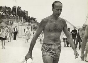 Valéry Giscard d'Estaing am Strand von Dinard während eines Sommerurlaubs (Copyright: Wikimedia Commons)
