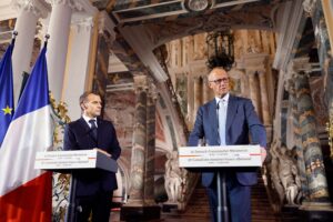 Emmanuel Macron und Friedrich Merz beim deutsch-französischen Ministerrat im Juli 2026. Immer mehr Stimmen in Deutschland und Frankreich stellen die Verlässlichkeit des jeweils anderen infrage