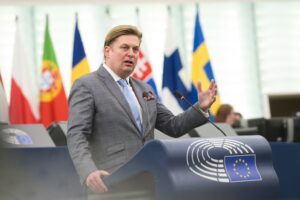 Maximilian Krah était tête de liste de l’AfD aux élections européennes de 2024. Ses propos sur la SS ont suscité de vives réactions, y compris au sein de la droite radicale européenne (Copyright: European Union 2025 – EP)
