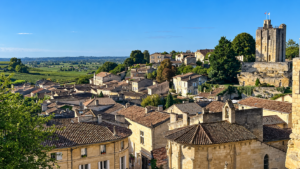 Saint-Émilion: Der berühmte Weinort thront über einem von Kellern und Stollen durchzogenen Kalksteinplateau