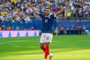 Kylian Mbappé bleibt auch unter Zinédine Zidane Kapitän der französischen Nationalmannschaft – seine Rolle auf dem Platz verändert sich jedoch 
