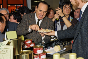 Jacques Chirac verstand politische Präsenz auch als Nähe zu den Menschen – und suchte sie weit über Paris hinaus (Copyright: Wikimedia Commons)