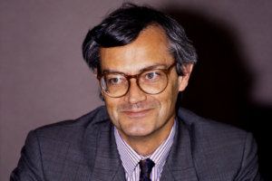 Jean-Louis Bianco, Generalsekretär des Élysée. Gemeinsam mit Morel gehörte er zur kleinen „Schreibwerkstatt“ der Bundestagsrede Mitterrands (Copyright: Anonyme / Centre des Archives diplomatiques de La Courneuve)